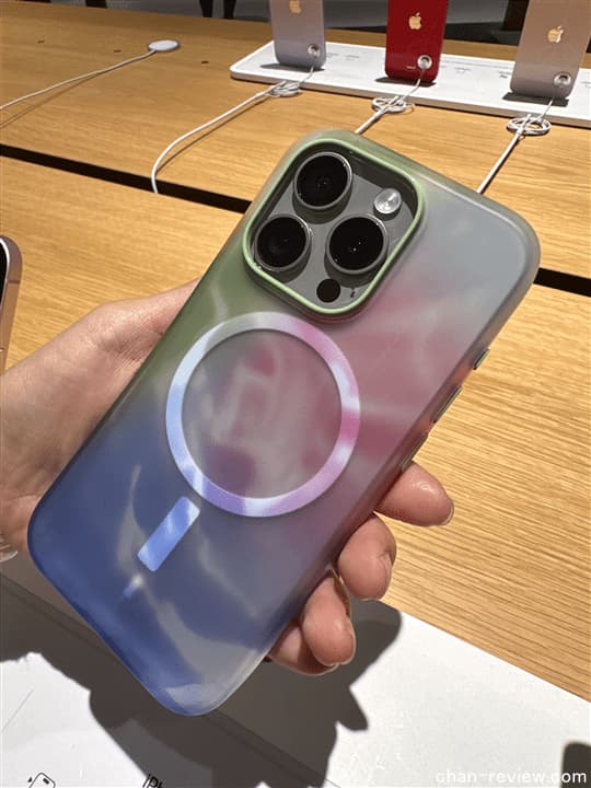 【Review】เคสซิลิโคนสำหรับ iPhone 15 Pro พร้อม MagSafe สีไทเทเนียมธรรมชาติ + เทาโคลน【เคสแท้ของ Apple】
